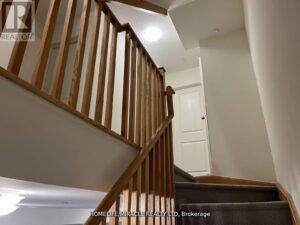 13 -2285 MCNAB LANE, Mississauga, Ontario, Stairs