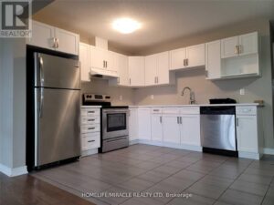 29 WINTERTON CRT full Kitchen