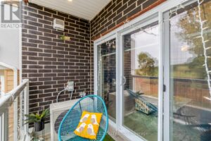 63 PROGRESS CRES, Kitchener, Ontario Balcony Outside