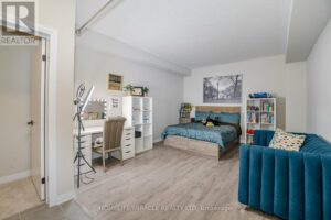 63 PROGRESS CRES, Kitchener, Ontario Bed Room 3