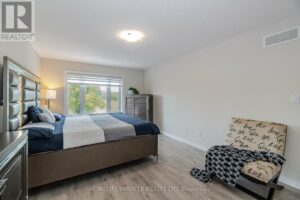 63 PROGRESS CRES, Kitchener, Ontario Bed Room Side View