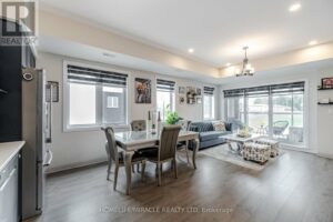 63 PROGRESS CRES, Kitchener, Ontario Dining Room Windows
