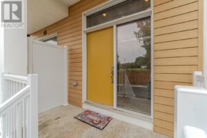 63 PROGRESS CRES, Kitchener, Ontario Entrance