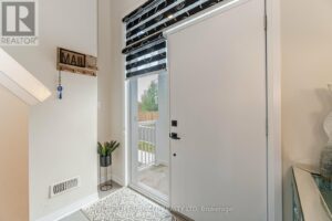 63 PROGRESS CRES, Kitchener, Ontario Entrance Inside