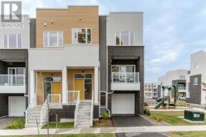 63 PROGRESS CRES, Kitchener, Ontario Front