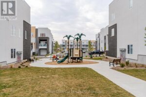 63 PROGRESS CRES, Kitchener, Ontario Park side