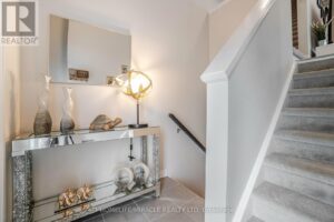 63 PROGRESS CRES, Kitchener, Ontario Stairs Platform